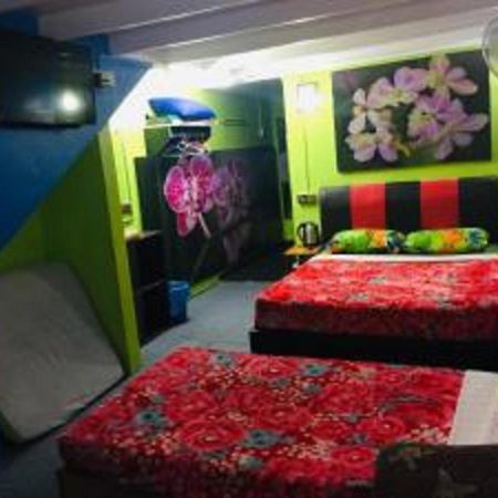 Oyo 90760 Lily Haven Hotel Tanah Rata Dış mekan fotoğraf