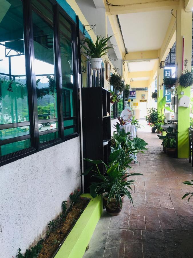 Oyo 90760 Lily Haven Hotel Tanah Rata Dış mekan fotoğraf