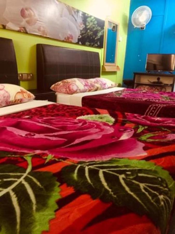 Oyo 90760 Lily Haven Hotel Tanah Rata Dış mekan fotoğraf