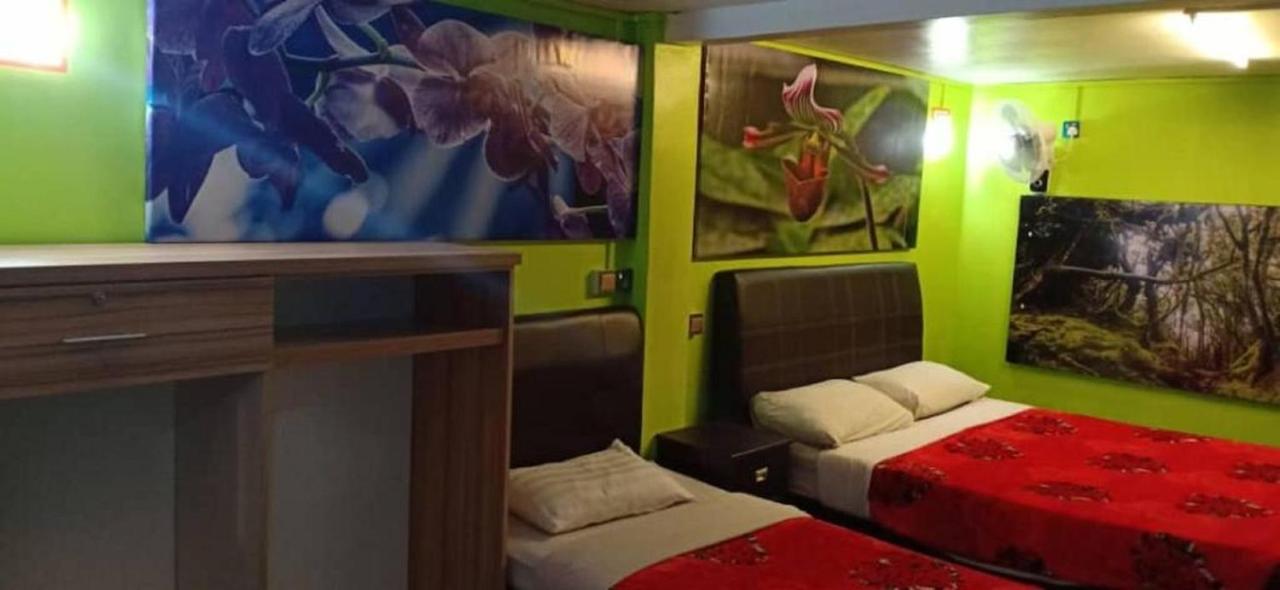 Oyo 90760 Lily Haven Hotel Tanah Rata Dış mekan fotoğraf