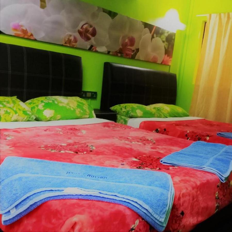 Oyo 90760 Lily Haven Hotel Tanah Rata Dış mekan fotoğraf