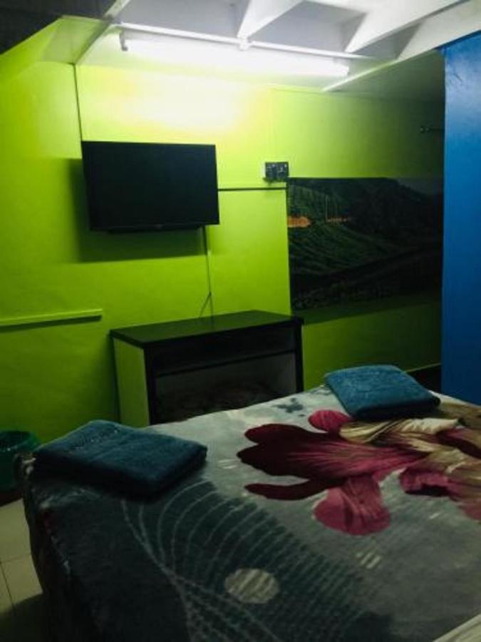 Oyo 90760 Lily Haven Hotel Tanah Rata Dış mekan fotoğraf