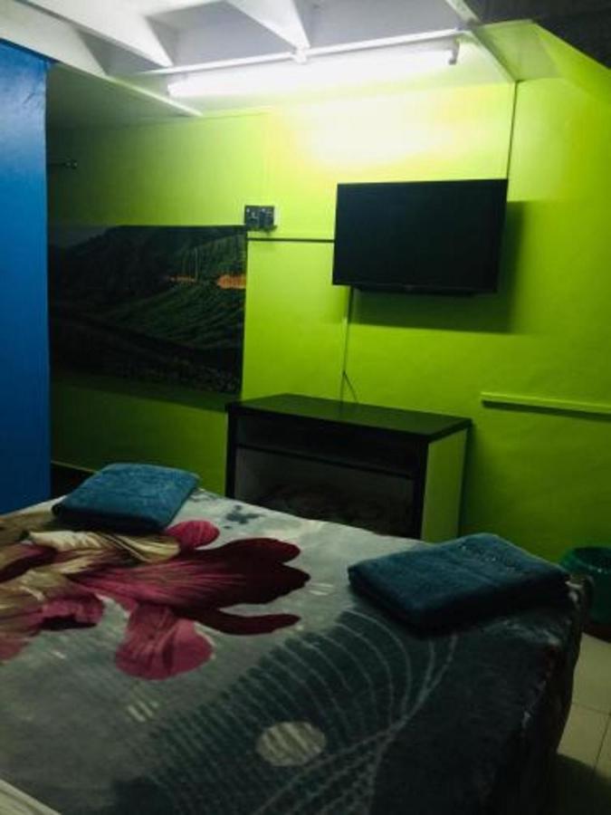 Oyo 90760 Lily Haven Hotel Tanah Rata Dış mekan fotoğraf