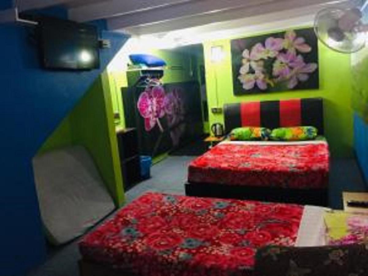 Oyo 90760 Lily Haven Hotel Tanah Rata Dış mekan fotoğraf